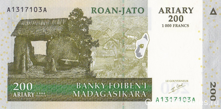 200 ариари - 1000 франков 2004 года. Мадагаскар. р87а